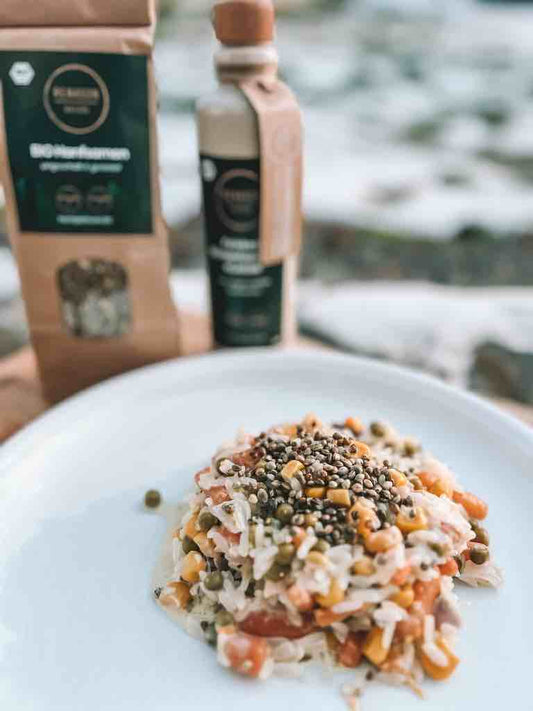 Reisgericht mit RENASON® NATURE BIO Hanfsamen ungeschält & geröstet